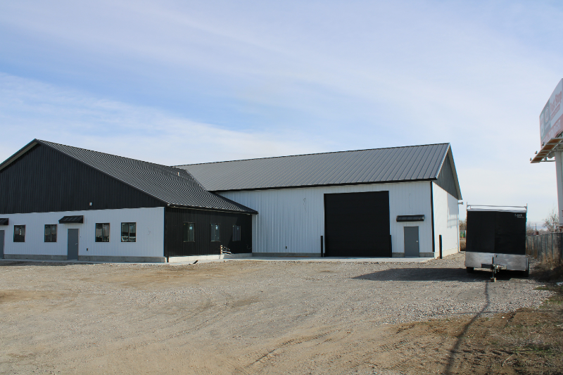Blackfoot House: 61 W 465 N