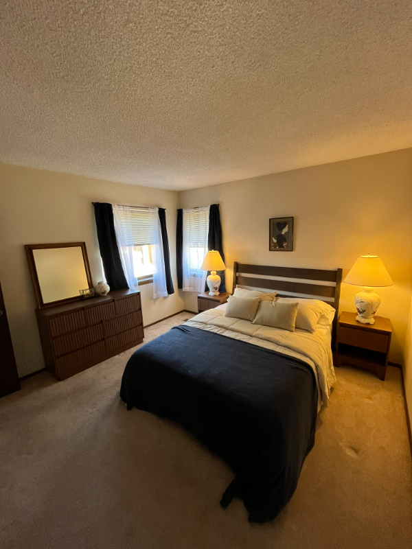 Farmington Single Room: 5200 Villa View Dr APT
