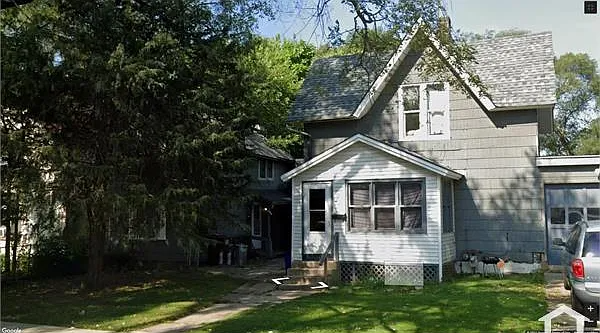 Rockford House: 1221 S Court St
