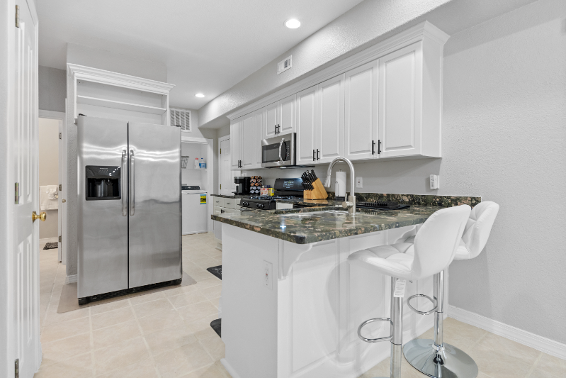 Norfolk House: 1401 W 40th Street