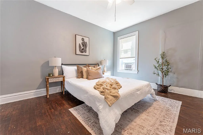 Saint Louis House: 3540 Michigan Ave Saint Louis, MO 63118