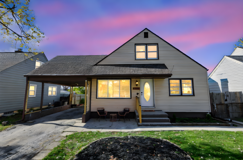 Columbus House: 3333 Dresden St