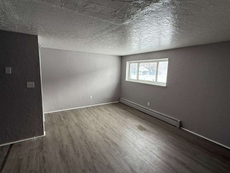 East Cleveland Apartment: 15112 Euclid Ave