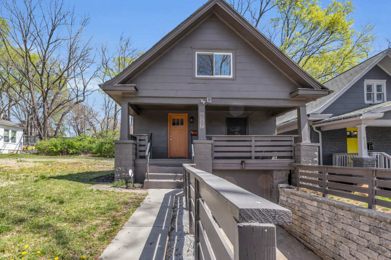 KANSAS CITY House: 4117 FOREST AVENUE