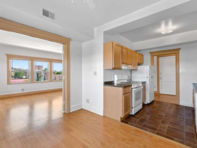 Milwaukee Apartment: 2217 W Wisconsin Avenue