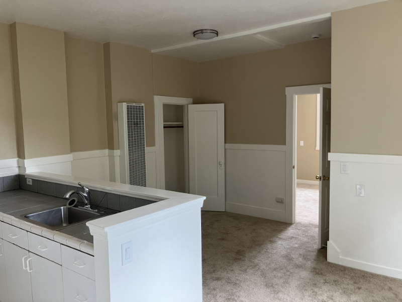 Alameda Apartment: 1526 Everett St