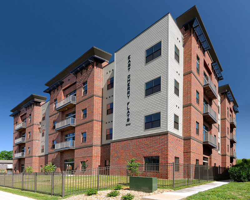 Springfield Apartment: 1243 E Cherry