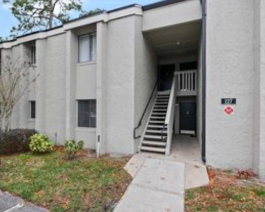 Longwood Condo: 129 Springwood Circle