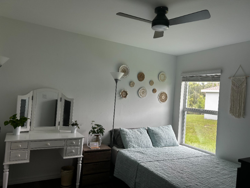 Port Charlotte Single Room: 21286 Quesada Ave