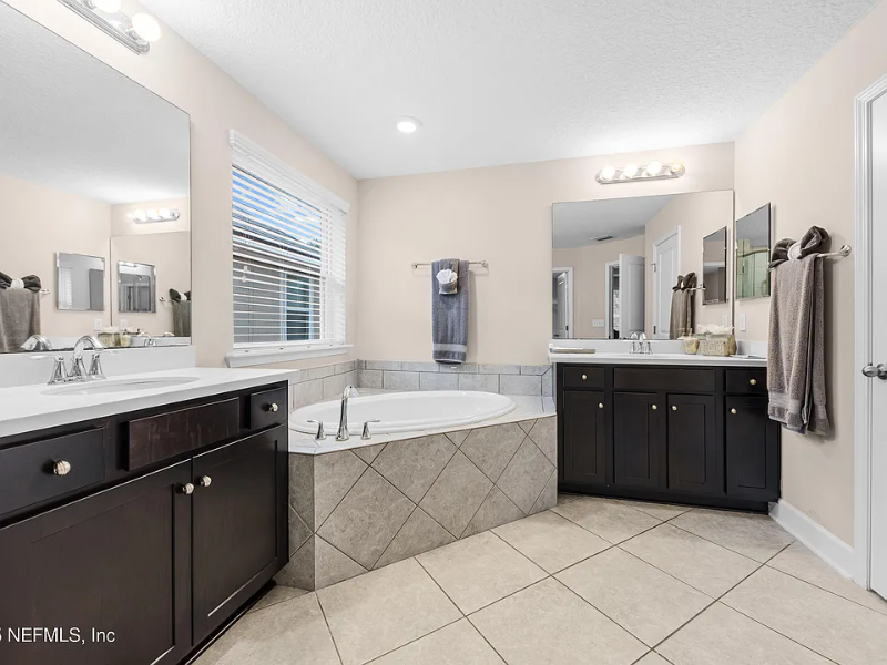 Jacksonville House: 15672 Tisons Bludd Road