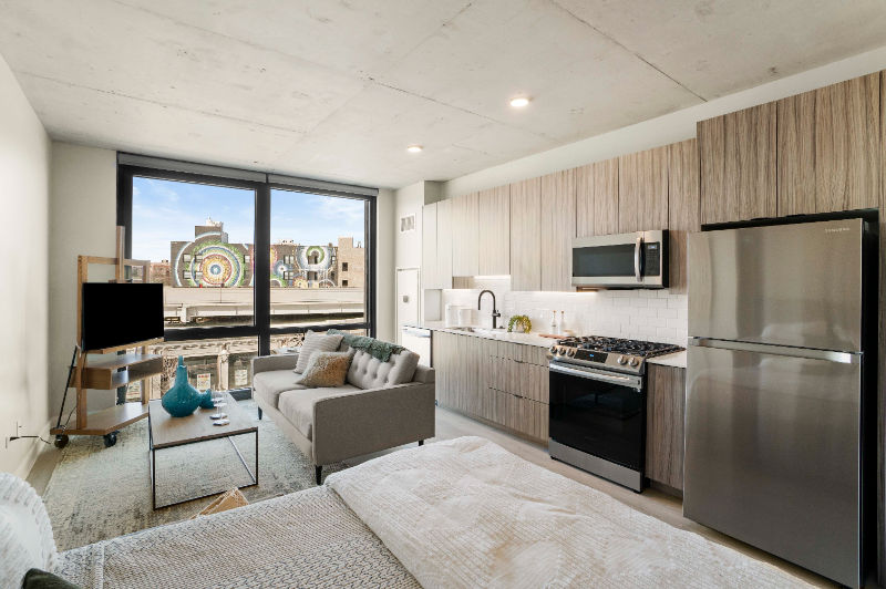 Chicago Condo: 4693 N Broadway