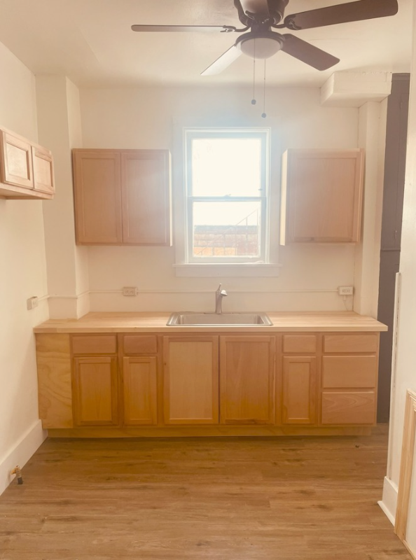 Pittsburgh Multiplex: 7307 Idlewild St Unit 1
