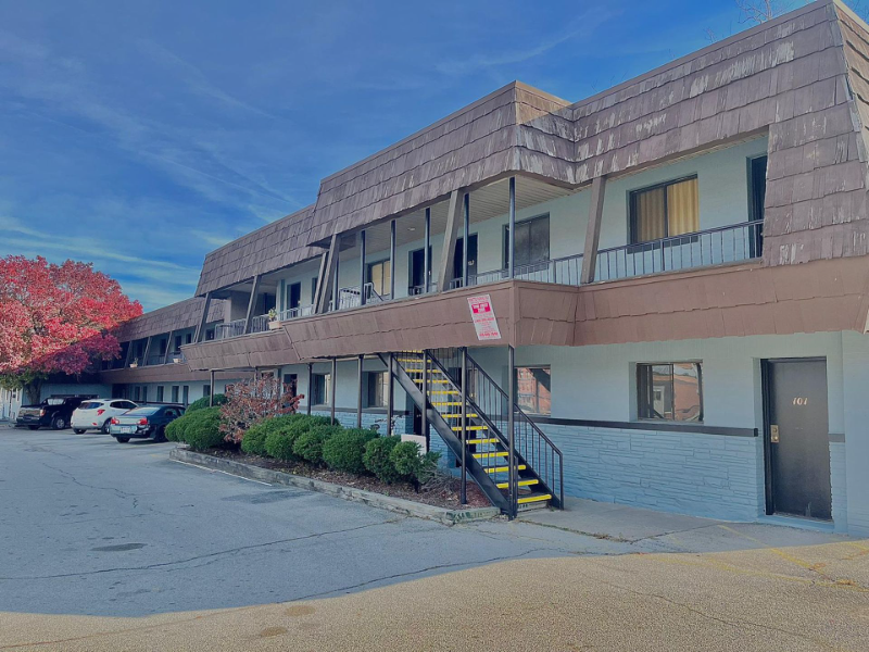 Toledo Apartment: 111 South Summit Street