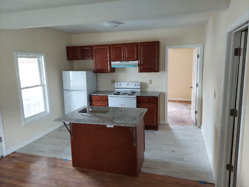 Hartford Apartment: 74 - 76 New Park Ave