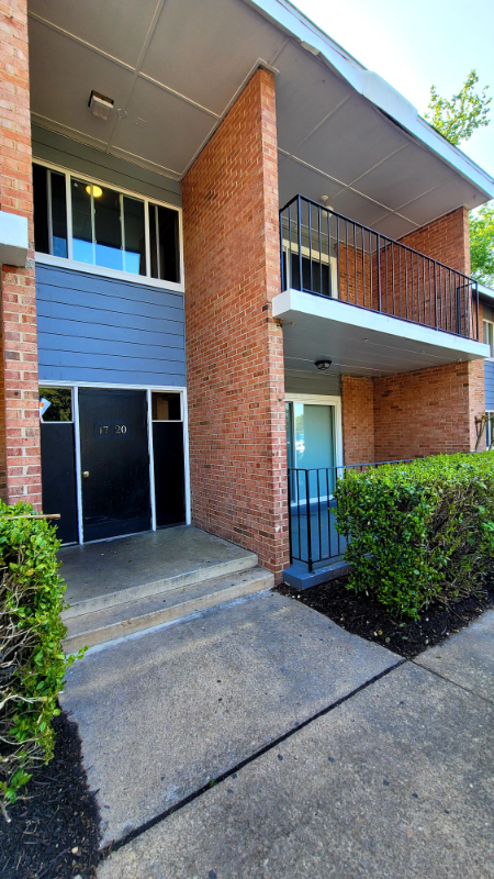 Henrico Apartment: 1700 Carlisle Ave