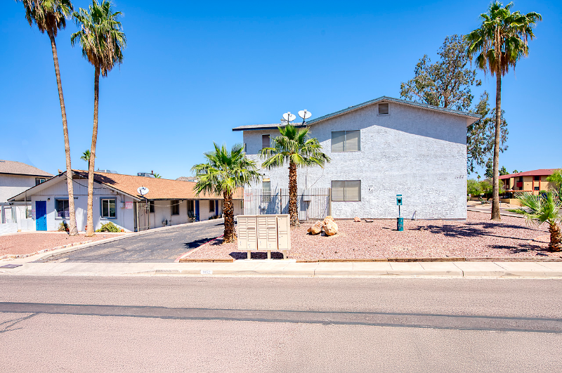 Phoenix House: 1452 E Cinnabar Ave