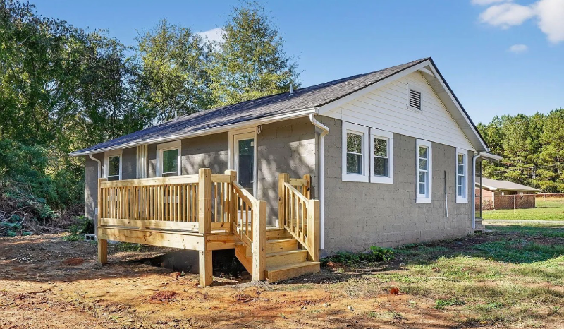 Warrior House: 306 7th St E