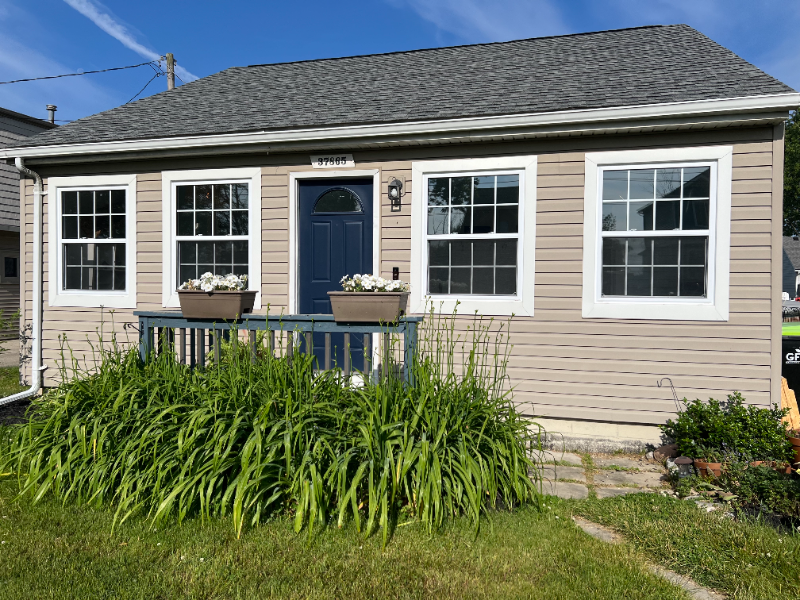 Harrison Township House: 37865 Mallast