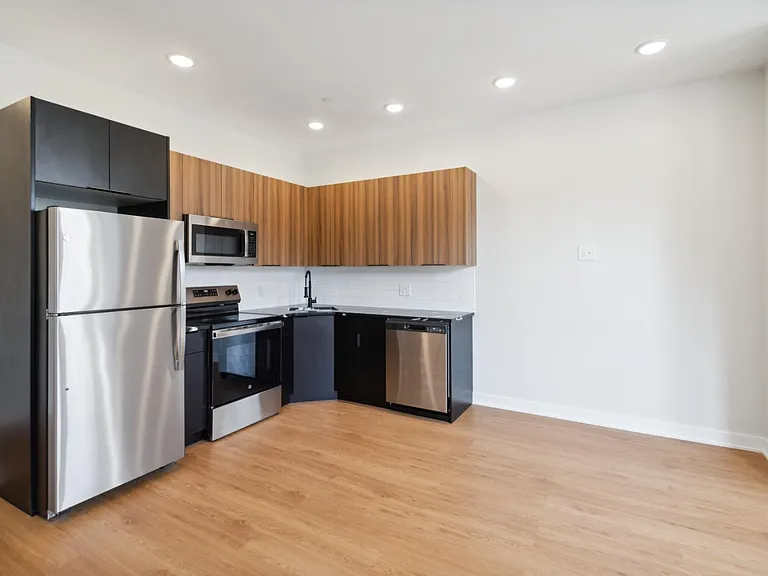 Philadelphia Apartment: 4147 W Girard Ave, Philadelphia, PA 19104