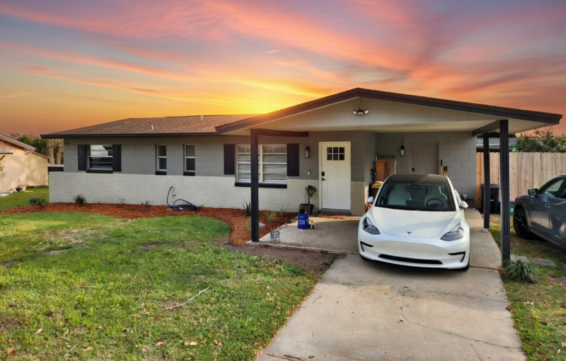 Altamonte Springs House: 103 Alhambra Ave