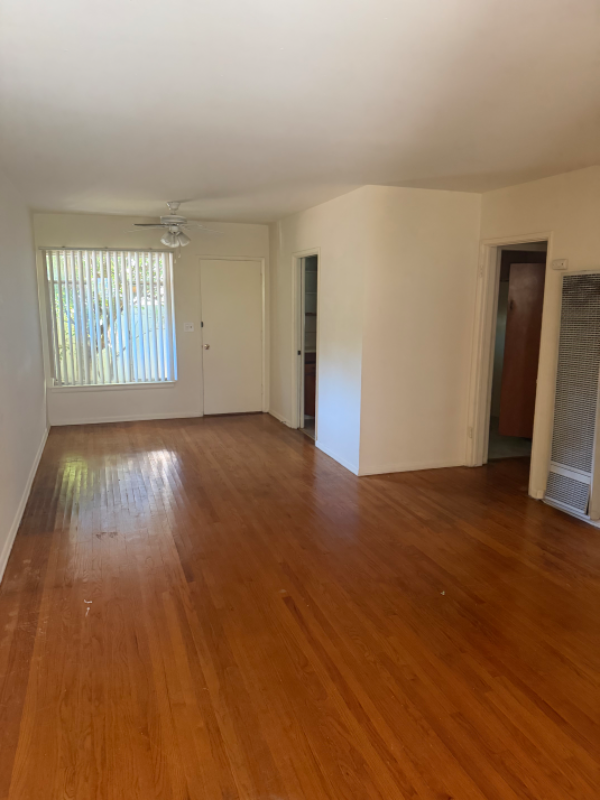 Arcadia Apartment: 918 W. Huntington Drive