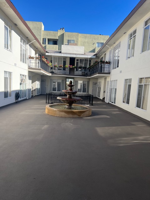 Los Angeles Apartment: 1760 N El Cerrito Pl