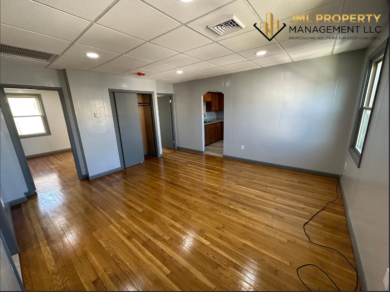 Fall River Apartment: 67 Boutwell St