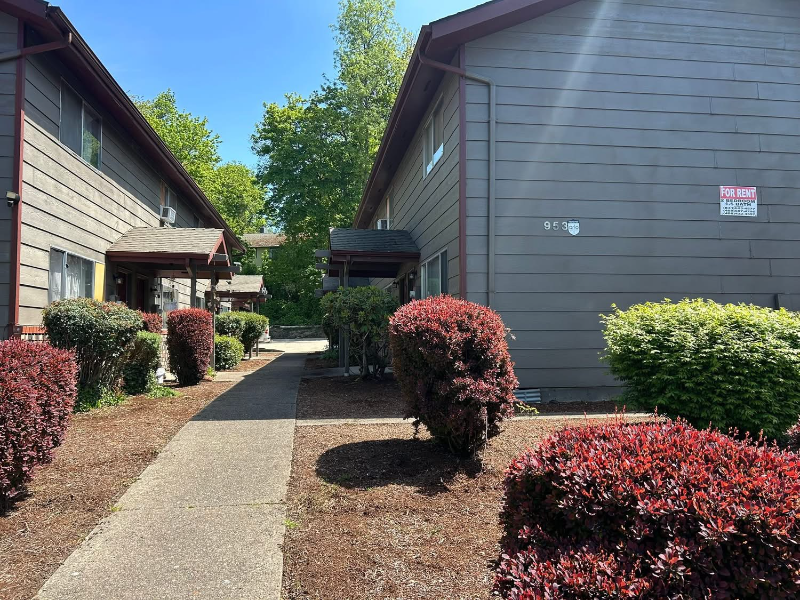Sweet Home Apartment: 953 23rd Ave