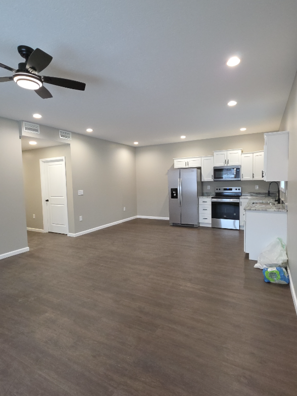 CAMPBELLSVILLE Apartment: 416 South Central Ave