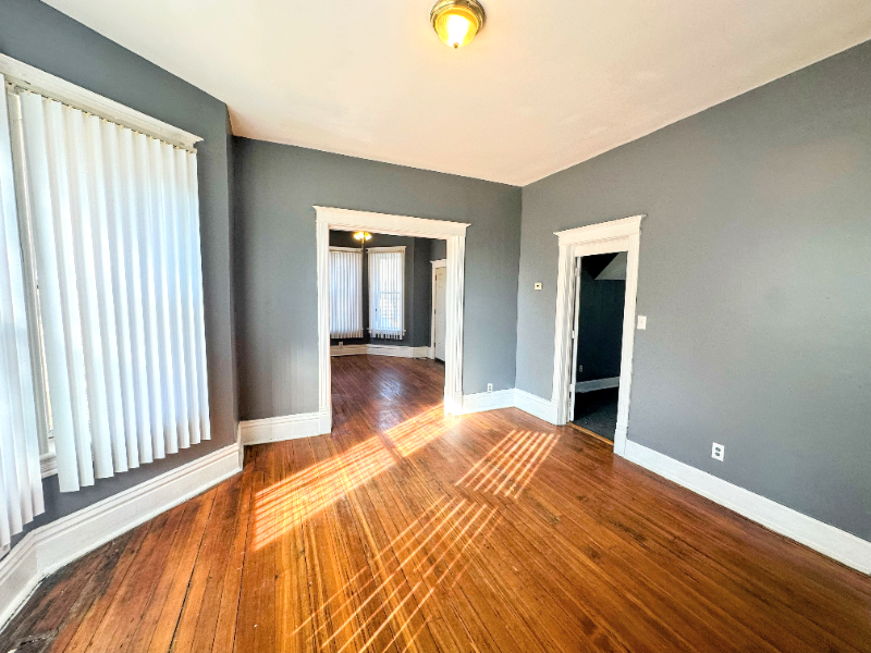 Chicago Multiplex: 10921 S. Wabash Ave 1st FL