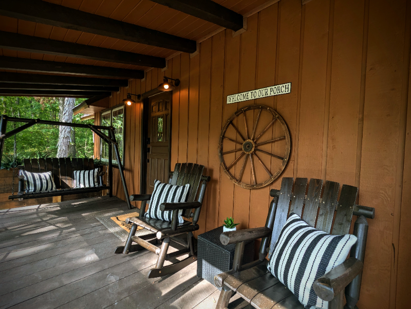 Columbia House: 1115 Bear Creek Pike