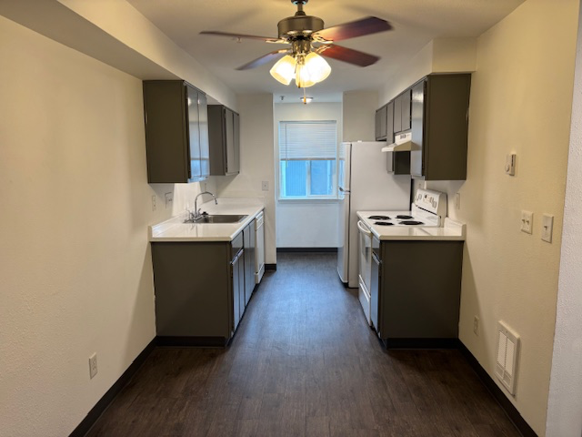 Milwaukie Apartment: 13030 SE Rusk Road