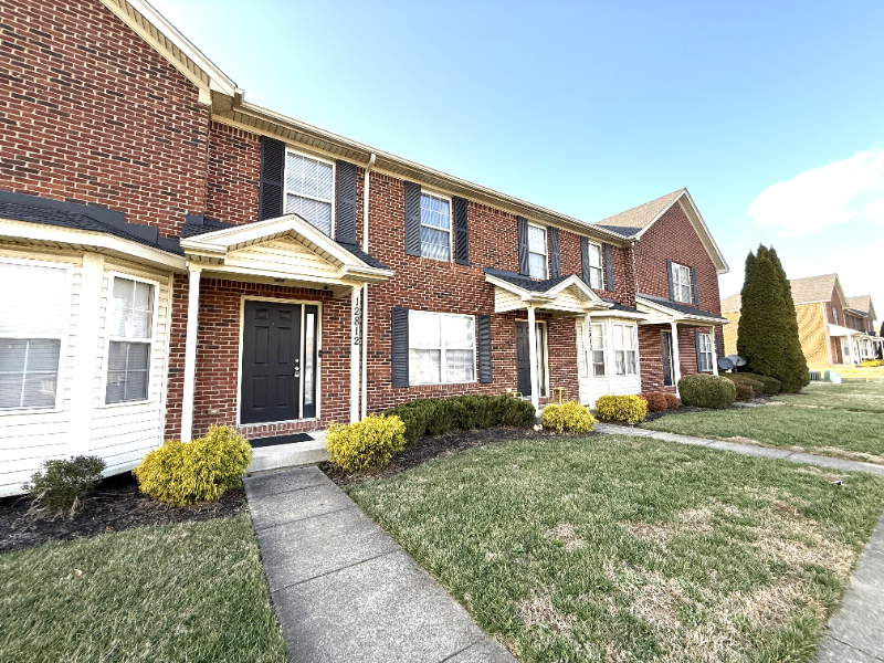 Louisville Townhome: 12812 Lost Hill Walk