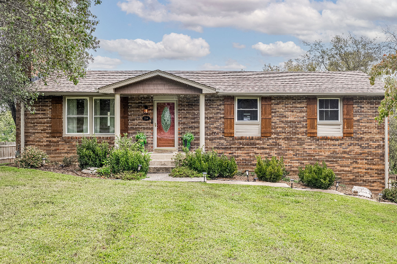 Mt Juliet House: 204 Edgewater Dr