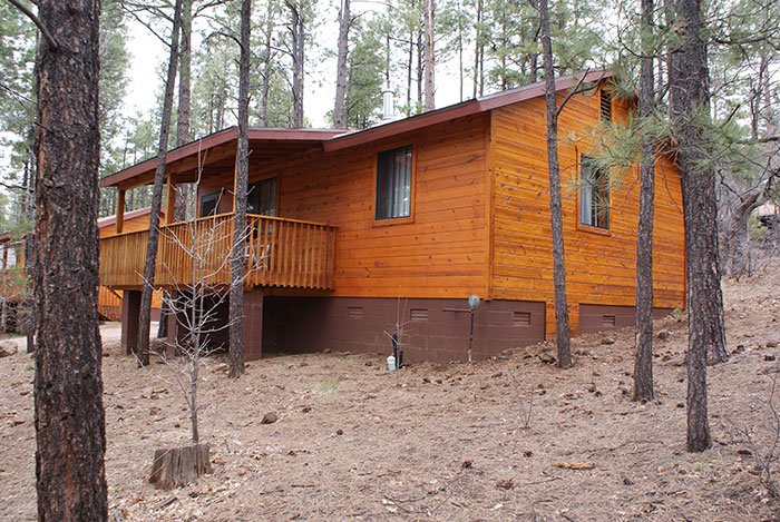 Pinetop House: 237 E White Mountain Blvd