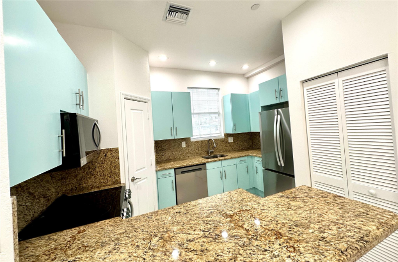 Pompano Beach Townhome: 3213 NE 5th Street