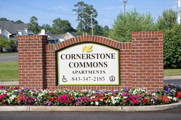 Conway Apartment: 330 Commonwealth Circle