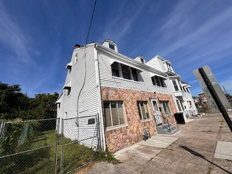 Harrisburg House: 1716 N 6th St