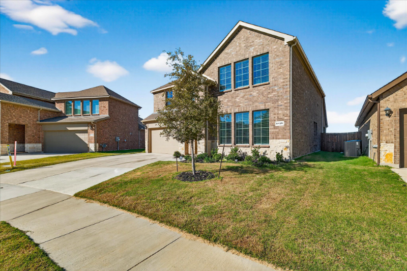 Fort worth House: 8129 Trudy