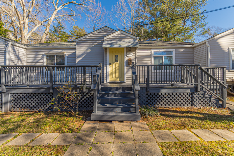 Clarkesville Multiplex: 160 Adams St, Unit A