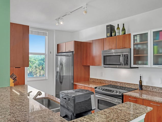 Boynton Beach Condo: 700 E Boynton Beach Boulevard 312