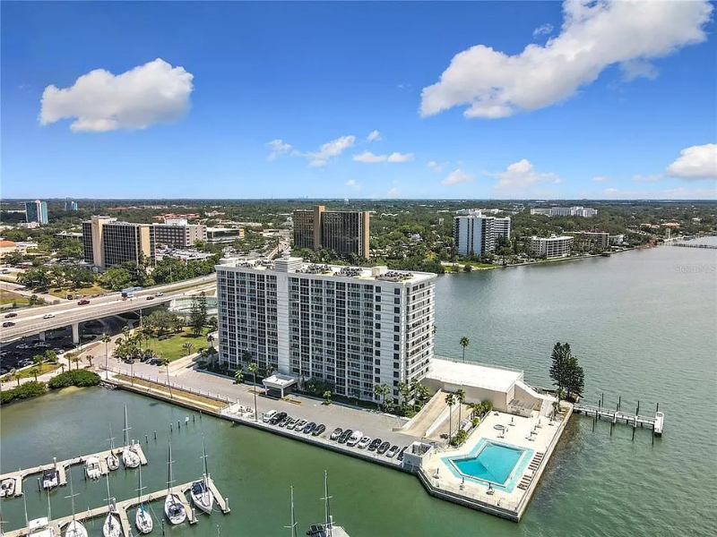 Clearwater Condo: 100 Pierce St.