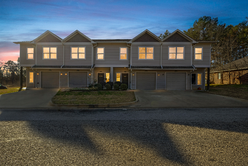 Tyler Townhome: 16078 Echo Glen Dr