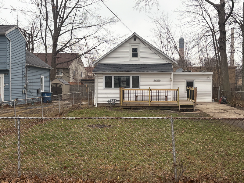 Eastlake House: 34269 Sylvia Drive