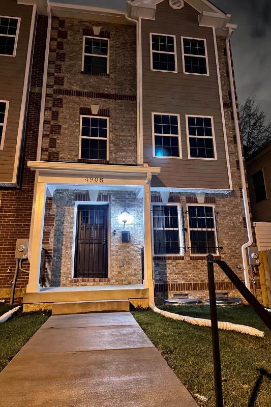 Washington Townhome: 4908 D Street SE