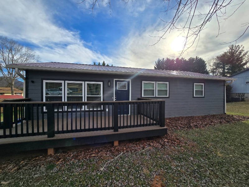 Asheville House: 19 Azalea st