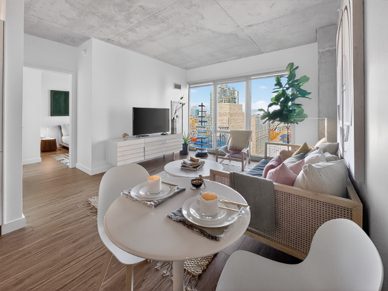 Chicago Condo: 167 N Desplaines St
