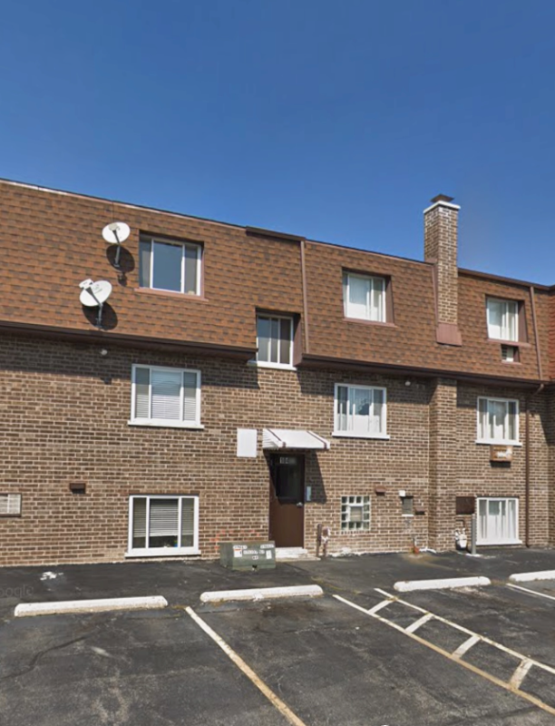 Glenview Apartment: 10457 Dearlove Rd