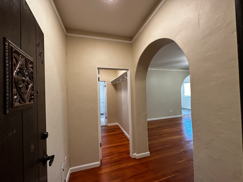 Oakland Apartment: 2208 Carroll Street