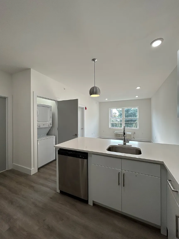 irvington Apartment: 1127 Stuyvesant Ave